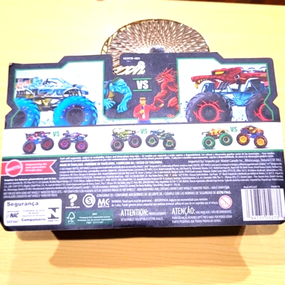 Monster Trucks Roarin' Rumble Set - The Monster vs Werewolf - Picture 16 of 16